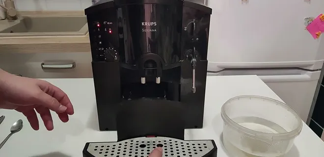 Чистка и декальцинация в Krups EA 8250